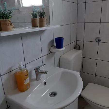 Lara Apartment *
