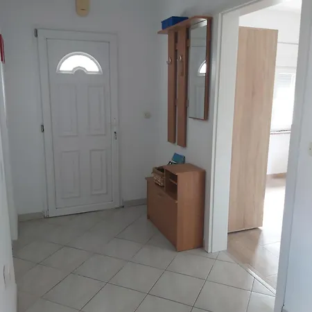 Lara Apartment